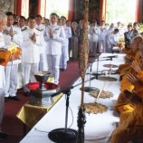 พลเอกเปรม ติณสูลานนท์ ประธานองคมนตรีและรัฐบุรุษ ถวายผ้าพระกฐินพระราชทาน ณ วัดมัชฌิมาวาสวรวิหาร จังหวัดสงขลา