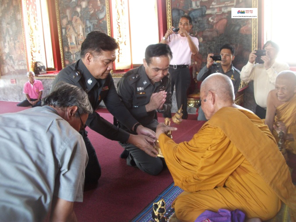 ตำรวจมอบพระพุทธรูปคืนพิพิธภัณฑสถานแห่งชาติวัดมัชฌิมาวาส สงขลา