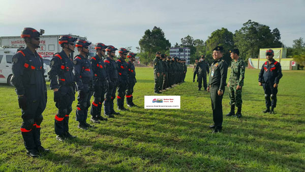 “ทีมผสม”กู้ภัยไทย” ทหารและมูลนิธิร่วมกตัญญูออกเดินทางจากหน่วยบัญชาการทหารพัฒนาภาค 4 จ. พัทลุง มุ่งหน้า ประเทศมาเลเซีย