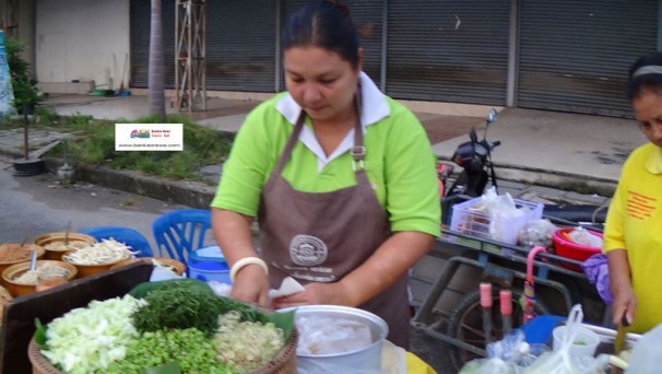 ข้าวยำสูตรโบราณ  ขายทุกเช้าบริเวณตลาดถนนสายในหน้าบิ๊กซี คลองแห