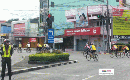 บริเวณ 4 แยกยี่เต้ง  จังหวัดภูเก็ตได้มีการฝึกซ้อมปั่นจักรยานเพื่อพ่อ