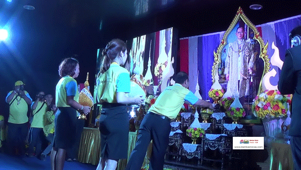 ท่าอากาศยานหาดใหญ่จัดกิจกรรม “เฉลิมพระเกียรติพระบาทสมเด็จพระเจ้าอยู่หัวฯ เนื่องในโอกาสเฉลิมพระชนมพรรษา 88 พรรษา 5 ธันวาคม 2558”