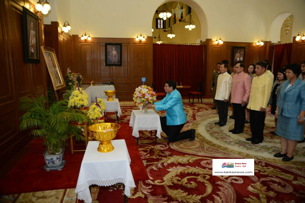 ประธานสนช. ลงนามถวายพระพรพระบาทสมเด็จพระเจ้าอยู่หัว