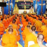 คณะสงฆ์อำเภอเมืองเพชรบุรี จัดพิธีเจริญพระพุทธมนต์เฉลิมพระเกียรติพระบาทสมเด็จพระเจ้าอยู่หัว เสด็จเถลิงถวัลยราชสมบัติ ครบ 70 ปี