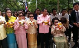 พิธีอัญเชิญบรรจุพระบรมสารีริกธาตุ บวงสรวงสมโภชน์ ซุ้มประตูพระธาตุเจดีย์ 5 พระองค์ตากสินราชานุสรณ์