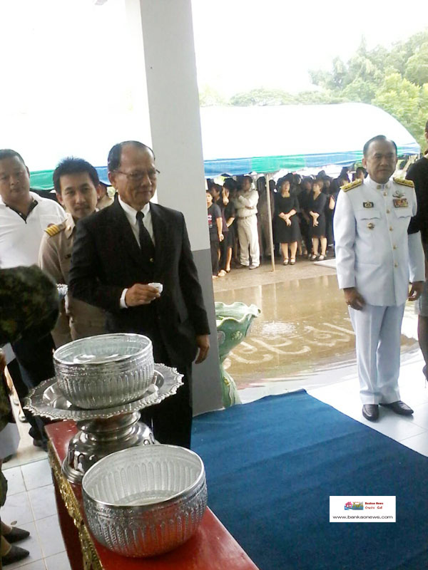 อำเภอท่าฉาง จังหวัดสุราษฎร์ธานีจัดพิธีร่วมถวายความอาลัยแด่พระบาทสมเด็จพระปรมินทรมหาภูมิพลอดุลยเดช