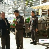 รอง ผบช.ภ.5/ ประธานสหกรณ์ออมทรัพย์ตำรวจภูธรเชียงใหม่รับมอบข้าวสารจากสหกรณ์การเกษตรพร้าวจำกัด ตามโครงการตำรวจภูธรภาค5 ช่วยชาวนาไทย