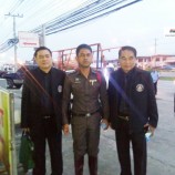 ตำรวจสภ.เมืองเพชรบุรีร่วมกันปล่อยรถเพื่อเดินทางไปสักการะพระบรมศพฯ
