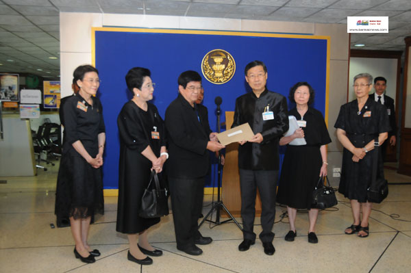 สนช.รับหนังสือจากประธานที่ปรึกษากิตติมศักดิ์ คณะกรรมาธิการการสาธารณสุข สภานิติบัญญัติแห่งชาติ และอดีตประธานราชวิทยาลัยกุมารแพทย์แห่งประเทศไทย