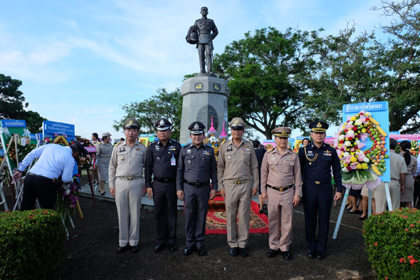 ตำรวจภูธรภาค 9 ร่วมพิธีวางพวงมาลาถวายสักการะพระอนุสาวรีย์ สมเด็จพระเจ้าบรมวงศ์เธอ เจ้าฟ้ายุคลฑิฆัมพร กรมหลวงลพบุรีราเมศวร์