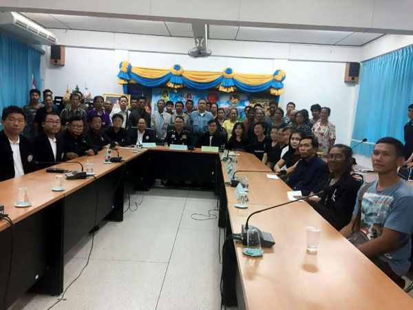 “12 องค์กรชาวเพชรบุรีร่วมใจช่วยผู้ประสบอุทกภัยชาวใต้”