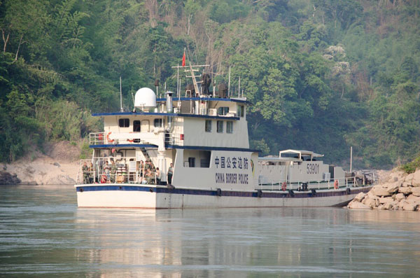 เรือลาดตระเวณ China Border Police ลาดตะเวณปกติประจำเดือน ในลำน้ำล้านช้าง-แม่โขง