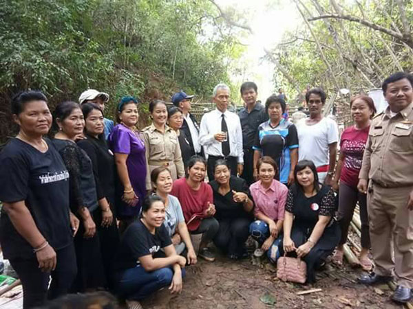 ผู้ว่าฯ สุราษฎร์ธานีเยี่ยมชมและให้กำลังใจประชาชนพื้นที่ หมู่ที่ 5 ตำบลบ้านทำเนียบ อำเภอคีรีรัฐนิคม