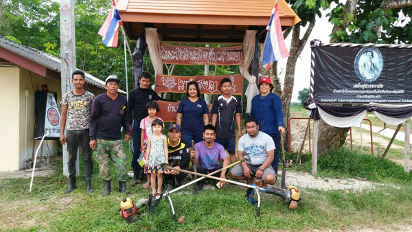 ตำบลฉาง อำเภอนาทวี จังหวัดสงขลา ร่วมกันพัฒนาและปรับภูมิทัศน์บริเวณรอบหมู่บ้าน