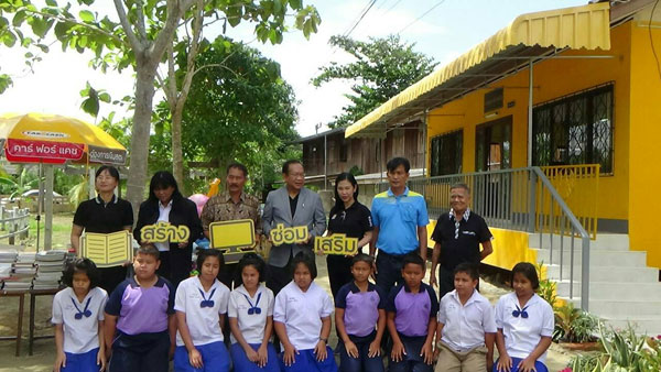 พิธีส่งมอบโครงการ “สร้าง-ซ่อม-เสริม” ห้องสมุดกรุงศรี ออโต้ แห่งที่ 3 ให้แก่โรงเรียนชุมชนวัดปลักชะเมา อำเภอนาทวี จังหวัดสงขลา