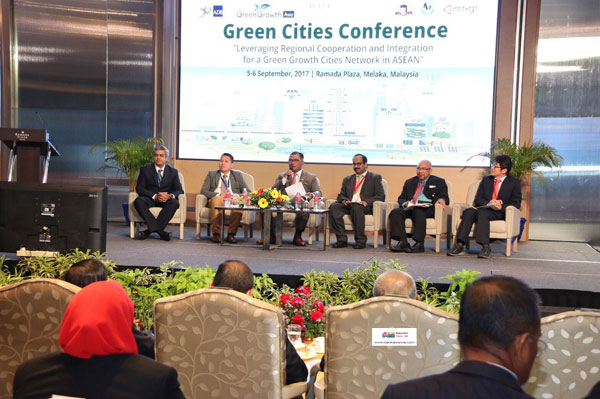 พิธีเปิดการประชุมเมืองสีเขียว Green Cities Conference ” Leveraging Regional Cooperation and integration for a Green Growth Cities Network in ASEAN” เพื่อสร้างเครือข่าย “Green City” ในกลุ่มประเทศอาเซียน