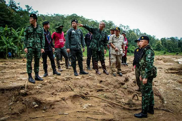 เร่งค้นหาผู้สูญหายจากน้ำป่าไหลหลาก ส่วนพลับพลาที่ประทับได้รับความเสียหายทั้งหลัง