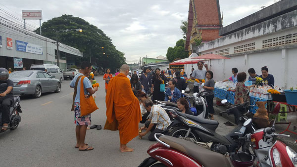 งานประเพณีส่งเปรต  สารทเดือนสิบวัดเกาะเสือ อำเภอหาดใหญ่ จังหวัดสงขลา