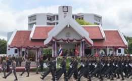 ศูนยฺ์ฝึกอบรมตำรวจภูธรภาค 4 จัดพิธีสวนสนามเกษียณอายุราชการและพิธีการรับส่งงานในหน้าที่ราชการ ผบช.ภ.4