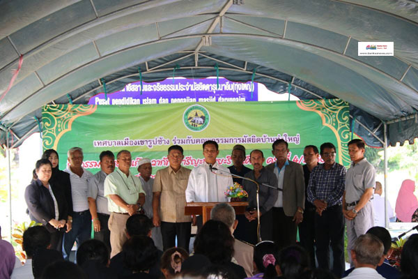 กองสาธารณสุขและสิ่งแวดล้อม เทศบาลเมืองเขารูปช้าง จัดกิจกรรม ซอดาเก๊าะ วากัฟ ยารีญะฮ ขยะรีไซเคิล เปลี่ยนขยะเป็นกองบุญสมทบทุนการก่อสร้างโรงเรียนสอนศาสนาอิสลามและจัดซื้ออุปกรณ์ให้ผู้ป่วยติดเตียงสนับสนุน 3R ประชารัฐและนโยบายจังหวัดสะอาด ครั้งที่ 4/2560