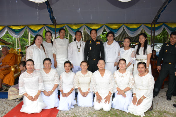 แม่ทัพภาคที่ 4 ร่วมพิธีเททองหล่อพระพุทธมหาจักรพรรดิ ศรีศากยมุนีโคดม เพื่อประดิษฐานไว้ ณ อุโบสถวัดทุ่งคุ่ม