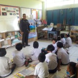 สถานีตำรวจภูธรเทพสถิต จังหวัดชัยภูมิจัดโครงการการศึกษาเพื่อต่อต้านการใช้ยาเสพติดในเด็กนักเรียน D.A.R.E. ประเทศไทย
