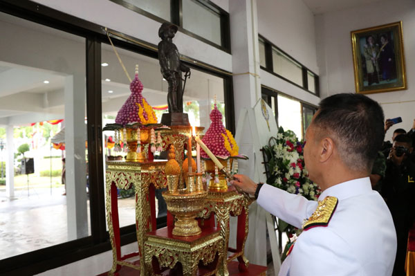 แม่ทัพภาคที่  4 บำเพ็ญพระราชกุศลถวายแด่พระบาทสมเด็จพระมงกุฎเกล้าเจ้าอยู่หัว