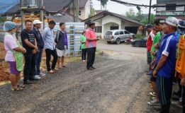 เทศบาลเมืองควนลังจัดโครงการแลบ้านแลเมือง ครั้งที่ 2 เดือนธันวาคม 2560 ณ ชุมชนคลองต่ำพฤกษชาติ ประจำปีงบประมาณ 2561