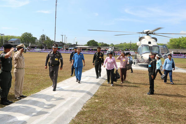 สมเด็จพระเทพรัตนราชสุดาฯ สยามบรมราชกุมารี เสด็จพระราชดำเนินทรงปฏิบัติพระราชกรณียกิจ ณ โรงเรียน ตชด.สันติราษฎร์ประชาบำรุง