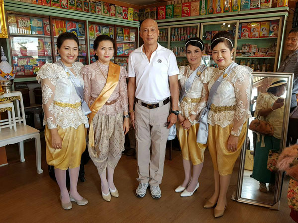 ตำรวจภูธรภาค 9  เยี่ยมให้กำลังใจคณะแม่บ้านตำรวจภูธรภาค 9 ที่ไปออกร้านงาน”อุ่นไอรักคลายความหนาว”