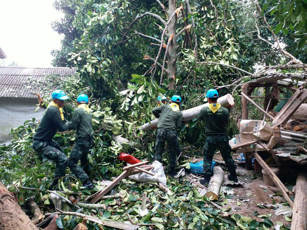 พล.ร.5 อำนวยการปฏิบัติการช่วยเหลือประชาชนที่ประสบเหตุวาตภัย ในพื้นที่ จ.นครศรีธรรมราช