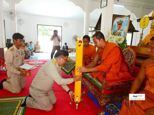 โรงเรียนเทศบาล  4  (บ้านแหลมทราย)  นำเทียนพรรษามาถวายวัดแหลมทรายกับวัดไทรงาม