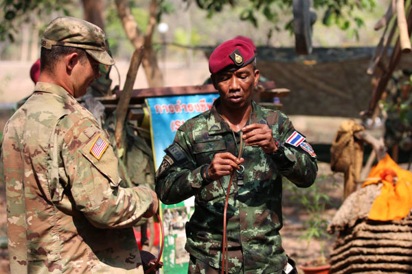 กองทัพไทยและกองทัพสหรัฐอเมริกาเข้าร่วมฝึกการดำรงชีพในป่า