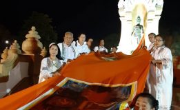 ห่มพระเจดีย์พุทธคยาใต้ต้นพระศรีมหาโพธิ์