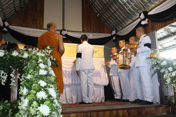 ผู้ว่าฯ อุดรธานีร่วมงานพิธีพระราชทานเพลิงศพ(กรณีพิเศษ) นายวุฒิชัย เจริญธรรม ฮีโร่หนุ่มชาวอุดรธานีช่วยชีวิตเด็ก