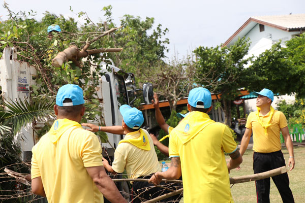 สมาชิกเครือข่ายสีขาวร่วมกับกองทัพ ปรับภูมิทัศน์เพื่อน้อง อย่างต่อเนี่อง