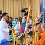 วุฒิสภาร่วมพิธีทำบุญตักบาตรเนื่องในโอกาสวันเฉลิมพระชนมพรรษาสมเด็จพระนางเจ้าสิริกิติ์ พระบรมราชินีนาถ พระบรมราชชนนีพันปีหลวง