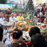 เมืองช้างเปิดยิ่งใหญ่! งานประเพณีแซนโฎนตา บูชาบรรพบุรุษด้วยเครื่องเซ่นไหว้มากที่สุดในโลก