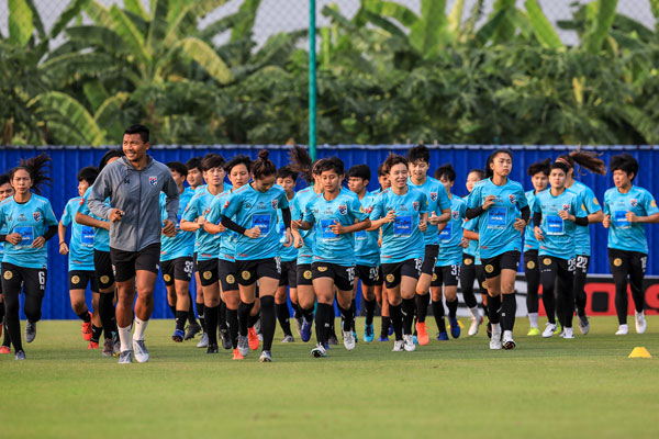 “ชบาแก้ว” ซ้อมครั้งแรก เตรียมลุยซีเกมส์, ณัฐวดี ยันขอพัฒนาฝีเท้าสู้รุ่นพี่