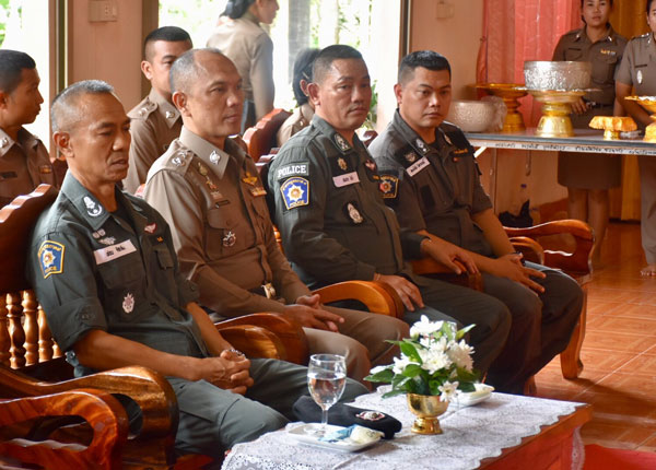 ตำรวจภูธรภาค 9 ร่วมพิธีรดน้ำศพ ส.ต.อ.ณรงค์ฤทธิ์ จันทร์เรืองฤทธิ์ ผบ.หมู่(ป) สภ.นาประดู่  เสียชีวิตด้วยอุบัติเหตุ