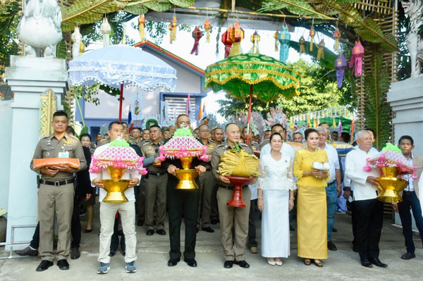 ตำรวจภูธรจังหวัดลำพูนร่วมพิธีจุลกฐินสามัคคีมหามงคล ทอดผ้ามหาบุญ “จุลกฐิน” สามัคคี