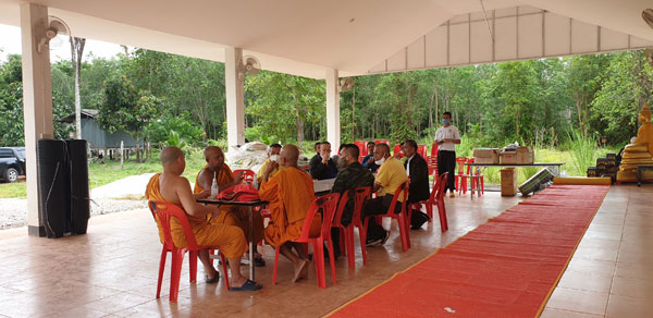 ผู้แทนพิเศษของรัฐบาลเข้ากราบนมัสการคณะสงฆ์วัดนาม่วง  เพื่อประชุมการขับเคลื่อนงานศูนย์พัฒนาและส่งเสริมพระพุทธศาสนาจังหวัดชายแดนภาคใต้