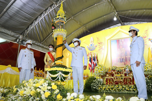 เทศบาลนครหาดใหญ่จัดพิธีถวายเครื่องราชสักการะและจุดเทียนถวายพระพร ร.10