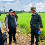 ตำรวจภูธรภาค 9 ร่วมตรวจสถานที่เกิดเหตุจุดพบศพคนร้ายเสียชีวิตและทำการชันสูตรพลิกศพ