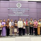 มรภ.สงขลา สุดปลื้ม “มานพ อ่อนแก้ว” นักวิชาการศึกษา สำนักศิลปะและวัฒนธรรม รับโล่ประกาศเกียรติคุณผู้ทำคุณประโยชน์แก่หน่วยอนุรักษ์สิ่งแวดล้อมฯ