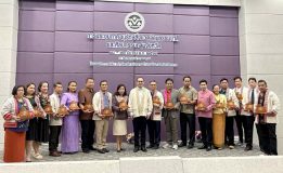 มรภ.สงขลา สุดปลื้ม “มานพ อ่อนแก้ว” นักวิชาการศึกษา สำนักศิลปะและวัฒนธรรม รับโล่ประกาศเกียรติคุณผู้ทำคุณประโยชน์แก่หน่วยอนุรักษ์สิ่งแวดล้อมฯ