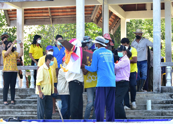 มรภ.สงขลา รับมอบเรือยาวประเพณีจาก อบต.เกาะยอ จับมือร่วมอนุรักษ์เรือยาวเพื่อการศึกษา ต่อยอดสู่กีฬาแห่งชาติ