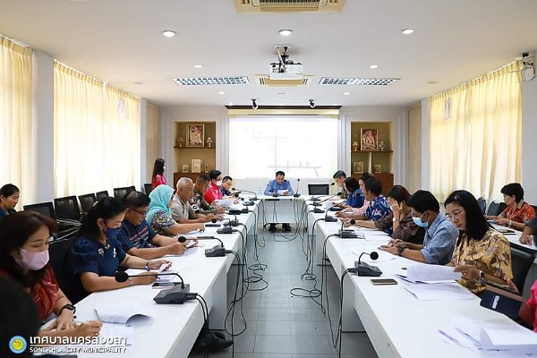 เทศบาลนครสงขลาจัดประชุมเตรียมความพร้อมการจัดงานประเพณีลากพระและตักบาตรเทโว ประจำปี 2566