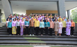 คณะผู้บริหารมหาวิทยาลัยหาดใหญ่ ให้การต้อนรับ รัฐมนตรีว่าการกระทรวงวัฒนธรรม ขณะลงพื้นที่ประชุมมอบนโยบายและรับฟังข้อเสนอแนะการดำเนินงานด้านวัฒนธรรม ในพื้นที่ภาคใต้ฝั่งอ่าวไทย
