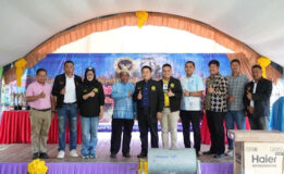 นายกฯ สุพิศ มอบถ้วยรางวัลแก่ทีมผู้ชนะในการ แข่งขันฟุตซอลโกลรู 4 คน ในรายการ “โล้นสนุ๊กเกอร์คลับ X Fairplay Cup ครั้งที่ 3”